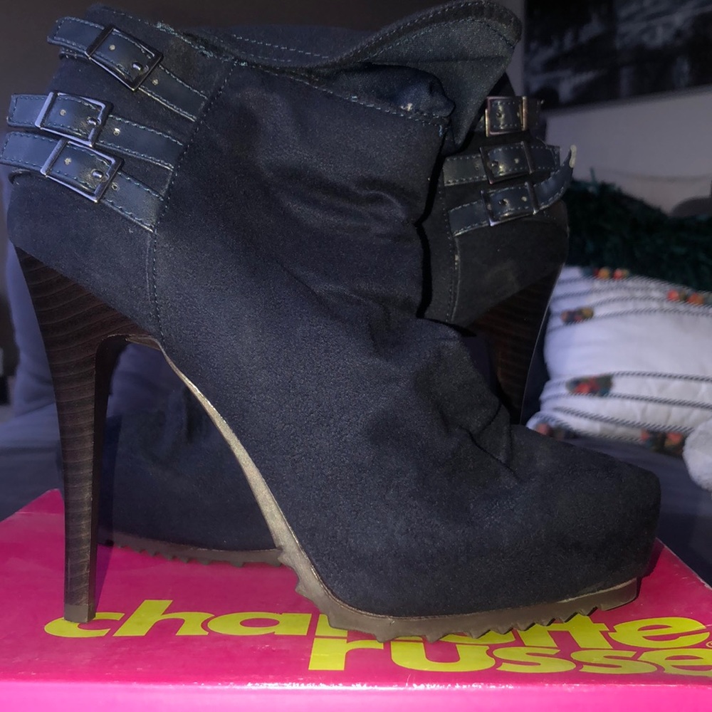 Navy Heel